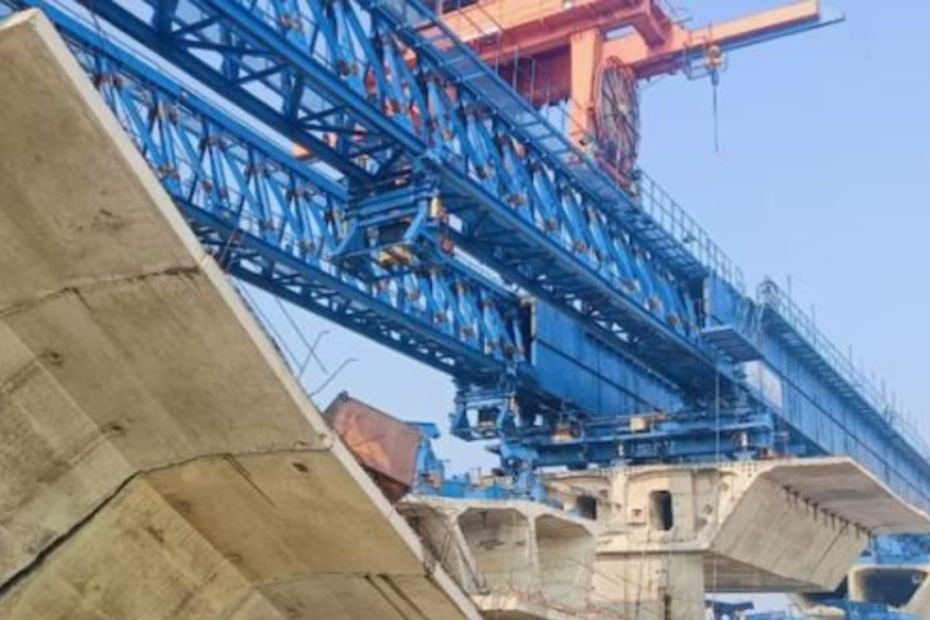 bihar_supaul_koshi_river_bridge_accident_slab_fell_deaths_and_many_laborers_under_debris