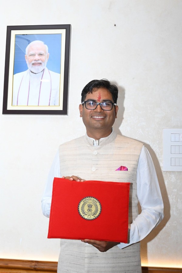 IMG-20250303-WA0142_copy_600x901