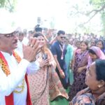 एक चौपाल ऐसा भी जहाँ खुशियों और तालियों की रही गूंज… लखपति दीदियों के हौसले की उड़ान देख गदगद हुए मुख्यमंत्री विष्णु देव साय , सबको और मेहनतकर अब करोड़पति बनने की राह पर चलने कहा