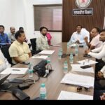 नागरिक सहकारी बैंकों में बढ़ेंगी आधुनिक बैंकिंग सुविधाएं, सहकारिता आयुक्त ने मोबाइल और इंटरनेट बैंकिंग सेवाएं शुरू करने के दिए निर्देश
