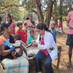 मुख्यमंत्री स्वस्थ बस्तर अभियान : 13 किलोमीटर पैदल चलकर स्वास्थ्य टीम पहुंची बड़ेपल्ली, 227 ग्रामीणों की जांच