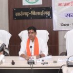 अधिकारी-कर्मचारी जिम्मेदारी से काम करें, हर जरूरतमंद तक पहुँचे सरकारी योजनाएँ’ – मंत्री टंक राम वर्मा