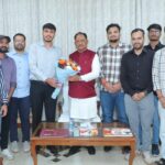 मुख्यमंत्री विष्णुदेव साय ने यूपीएससी प्रारंभिक परीक्षा में सफल ट्राइबल यूथ हॉस्टल के विद्यार्थियों से की मुलाकात