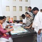 सहयोग केंद्र जनदर्शन में मंत्री टंक राम वर्मा ने सुनीं कार्यकताओं एवं आमजनों की समस्याएं, त्वरित निराकरण के दिए निर्देश