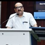 ई-ऑफिस एवं समयबद्ध उपस्थिति में उत्कृष्ट प्रदर्शन करने वाले अधिकारी-कर्मचारी सम्मानित