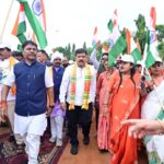 नारायणपुर से शुरू हुई बस्तर तिरंगा यात्रा, उपमुख्यमंत्री  विजय शर्मा और वन मंत्री  केदार कश्यप ने बाइक चलाकर किया नेतृत्व, नक्सल प्रभावित क्षेत्रों में पहुंचेगा तिरंगा