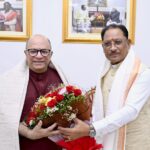 मुख्यमंत्री विष्णुदेव साय से निर्माता-निर्देशक डॉ. चंद्रप्रकाश द्विवेदी ने की सौजन्य मुलाकात