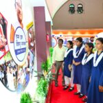 टाउन हॉल में छायाचित्र प्रदर्शनी देखने उमड़ी भीड़, एआई तकनीक से विरासत और पर्यटन का अभिनव अनुभव, विद्यार्थियों ने जाना स्वतंत्रता संग्राम का इतिहास, ‘वंदे मातरम्’ की गौरवगाथा और छत्तीसगढ़ की विकास यात्रा