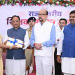 AI के युग में शिक्षक बनें विद्यार्थियों के मार्गदर्शक, तकनीक के विवेकपूर्ण उपयोग की दें सीख : राज्यपाल डेका