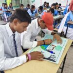 सेवा संकल्प अभियान : धमतरी के 97 हजार से अधिक विद्यार्थियों ने रंगों और शब्दों में उकेरी ‘मेरे सपनों के भारत’ की स्वर्णिम तस्वीर