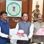 मुख्यमंत्री विष्णु देव साय ने किया ‘छत्तीसगढ़ हर्बल्स’ के दिवाली गिफ्ट पैक का विमोचन विष्णु देव साय ने किया ‘छत्तीसगढ़ हर्बल्स’ के दिवाली गिफ्ट पैक का विमोचन