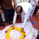 मुख्यमंत्री श्री विष्णुदेव साय ने स्वर्गीय विधायक डोमनलाल कोर्सेवाड़ा को दी अंतिम विदाई